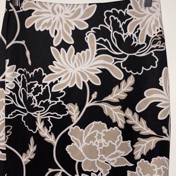 Olivia and Martin Patterned Pencil Skirt - Picture 2 of 3